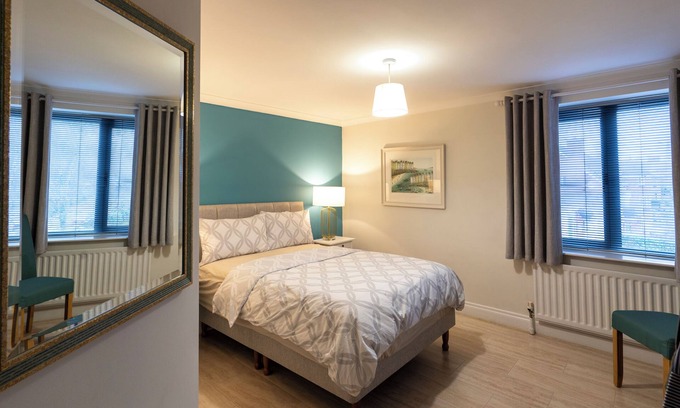 Carrickfergus Cabaña | Fool's Haven Thatched Cottage