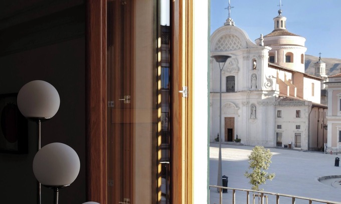 L'Aquila Casa | Foot of the Square