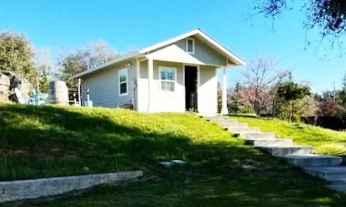 Newcastle Cabaña | Foothills Cottage, 1 bedroom, 1 bath guest house.