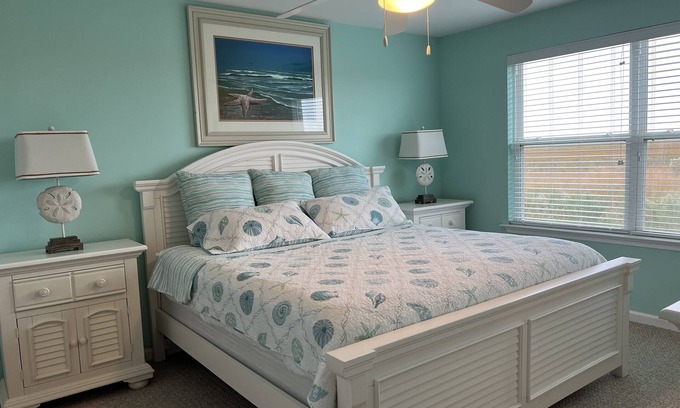 Ocean View Condominio | Footprints At The View In Bethany Bay - 2 Bdrm, 2 bath condo with bay view