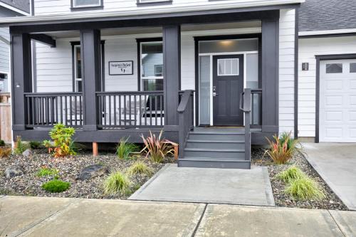 Ocean Shores Casa | Footprints In The Sand By Oyhut Bay Seaside Village