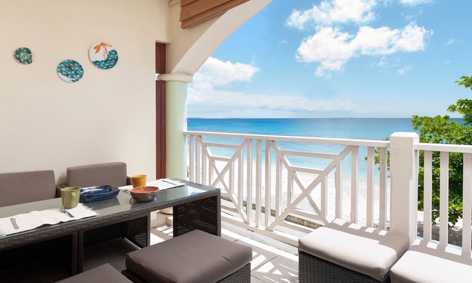 Douglas Condominio | Huellas Whitesands G3