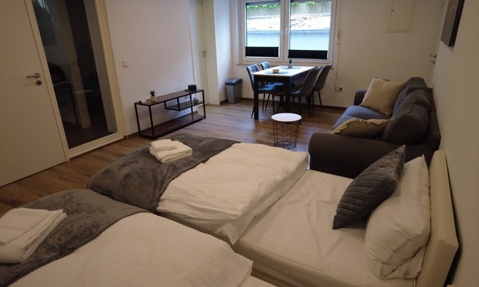 Dortmund Apartamento | For 3 - box-spring beds, kitchen, internet, parking lot, stadium nearby