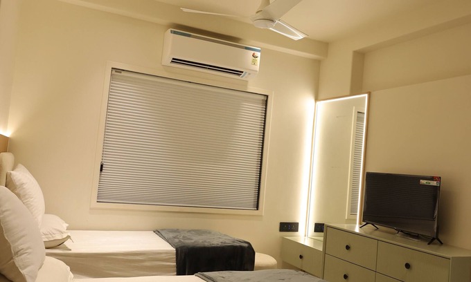 Vadodara Apartamento | For NRI by NRI Penthouse-Terrace,Pizza Oven, Views
