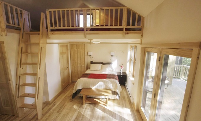 Newfield Cabaña | Escapada romántica en los preciosos Finger Lakes: ¡también para familias!