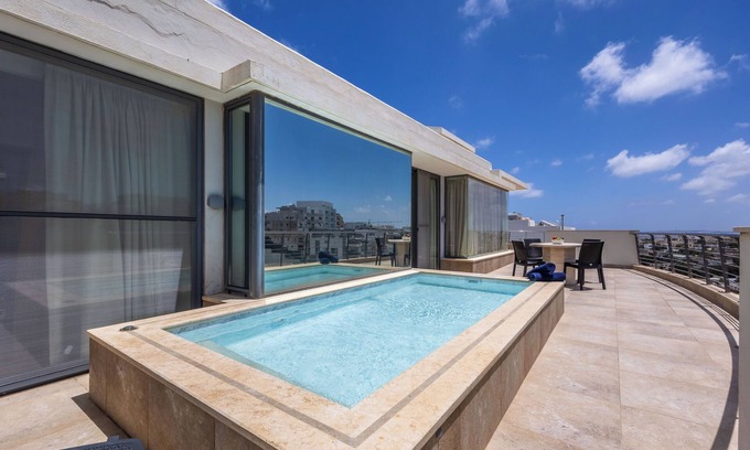 Mellieħa Heights Apartamento | For those who prefer to cook their own meals, this kitchen is well-equipped and is a beautiful space to create heartly dishes!! Towels and linen are included, Kettle, Toaster, Hair dryer, Washing machine, coffee maker, dishwasher, microwave.