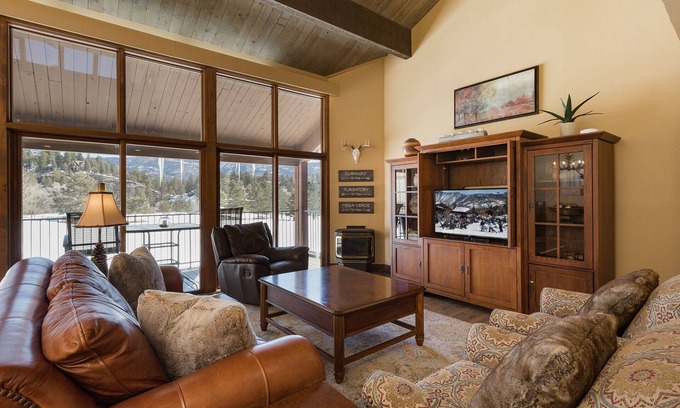 Purgatory Casa | Fore the Views Townhome (#710) | 10 min to Ski - Golf, AC - Pool/Hot Tub/Deck