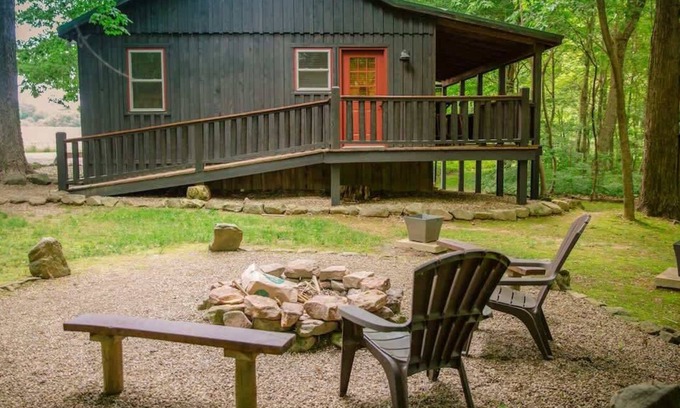 Bladensburg Cabina | Forest Cabin #2 at Camp Because I Said I Would