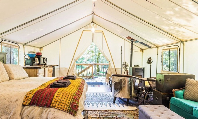 Duvall Cabina | Forest Cabin Hideaway + Fireplace +BBQ + Pond & Wildlife