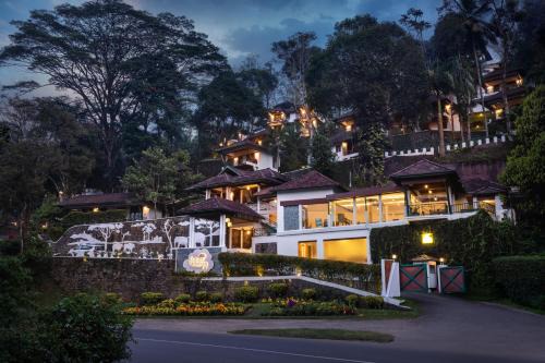 Pirmed Complejo | Forest Canopy Thekkady
