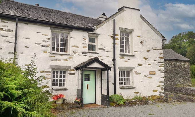 Satterthwaite Cabaña | Forest cottage with walking & mountain biking from the door