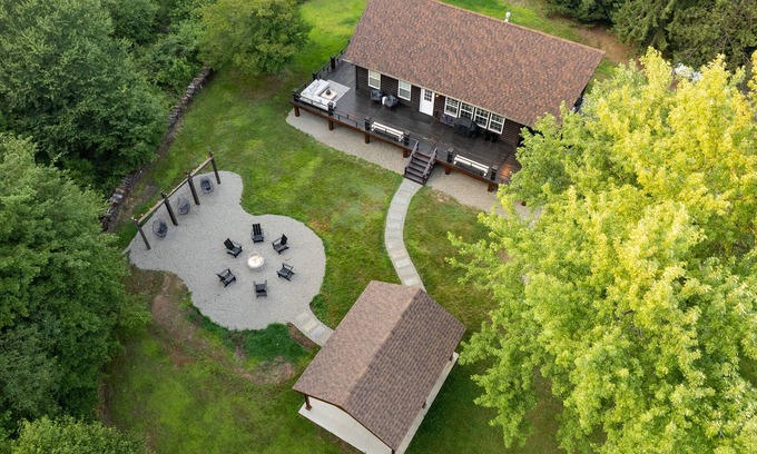 Crosby Cabina | Forest Creek Chalet | Riverfront w/ Airplane Strip