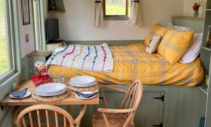 Rock Cabina | Forest & Farm - Luxury Shepherd’s Hut