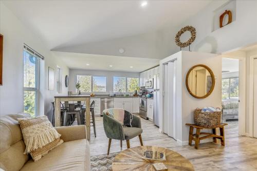 Forestville Casa | Forest Heights
