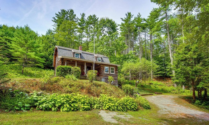 Plainfield Cabina | Forest Hideaway in Plainfield: Hike, Paddle & Ski