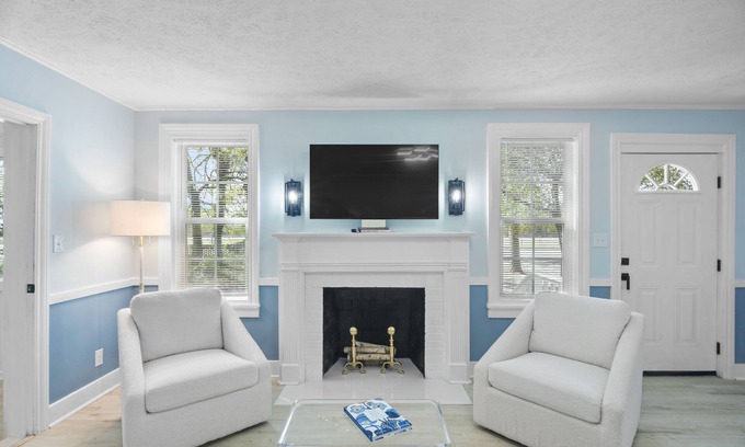 Forest Hills Cabaña | Forest Hills Manor w/ King Bed