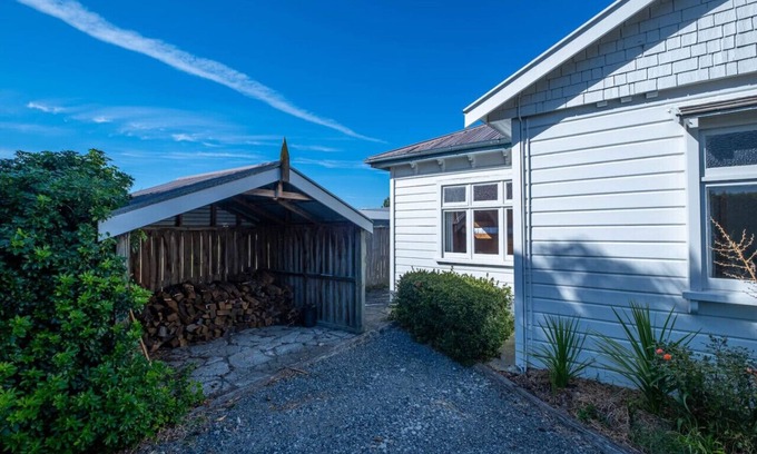 Methven Casa | Forest House + Cottage | Methven