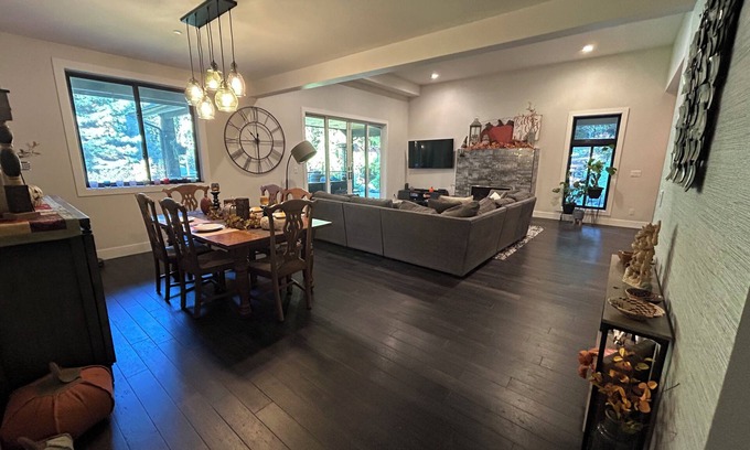 Issaquah Casa | Forest house with hot tub, fire pit and heated deck. Sleeps 8+