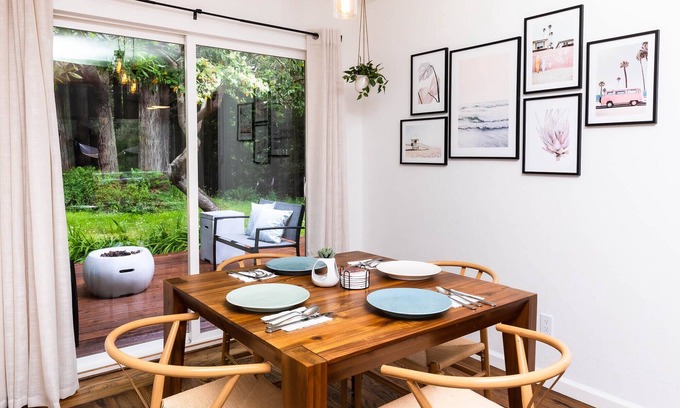 Little River Cabaña | Forest oasis 3 min from beach + Hot Tub + Fire Pit