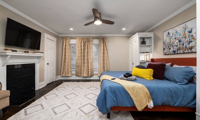 Forest Park Apartamento | Forest Park Gem: Near attractions & Group Fun