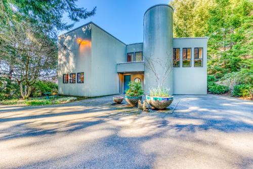 Coos Bay Casa | Forest Ridge Retreat