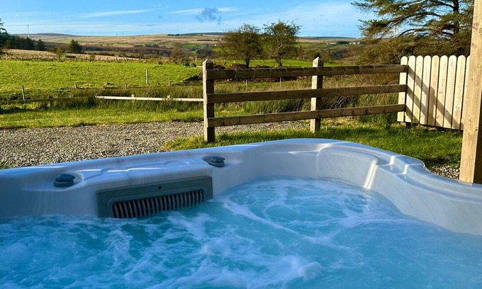 Coleraine Apartamento | Forest View Cottage - Private Hot Tub