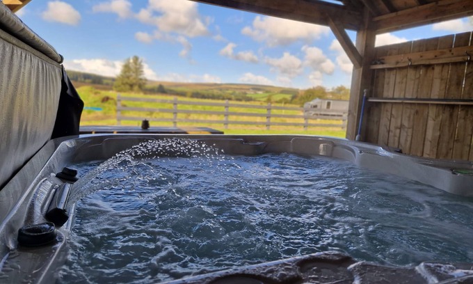 Coleraine Apartamento | Forest View House Hot Tub Sleeps 2