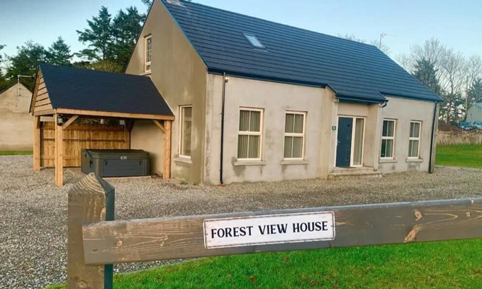 Coleraine Casa | 5 Star - Forest View House Private Hot Tub 9 bed