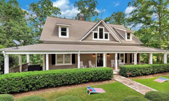West Union Casa | Foreststone Fabulous Lake Keowee Waterfront Home