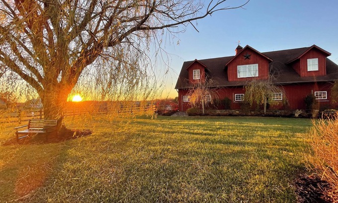 Kemblesville Casa | Reset & Forget at this Farmette nestled in the heart of southern Chester county