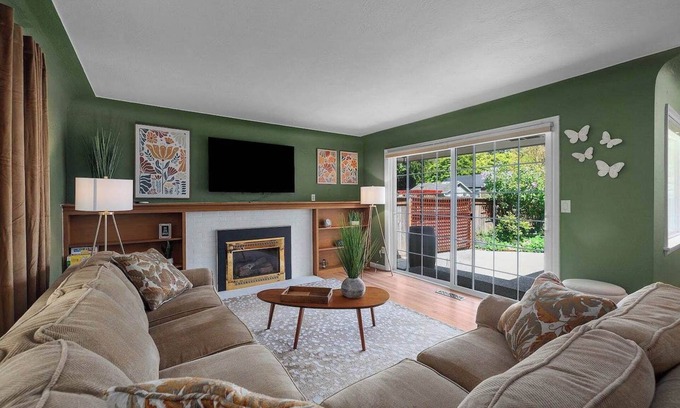 Olympia Casa | Forget your worries in this spacious and serene space