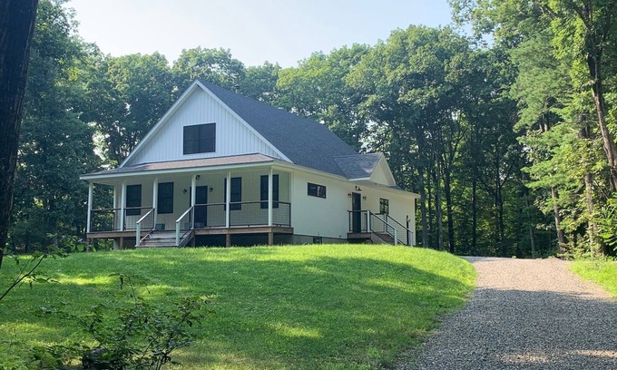 Red Hook Otro | Forget your worries in this serene Modern Farm House.