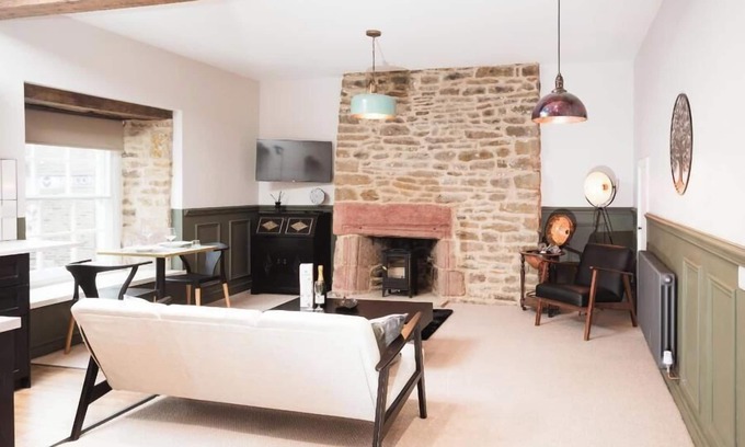 Chapel en le Frith Apartamento | Former 18th century bank, now contemporary apartment with Michelin Guide rated restaurant