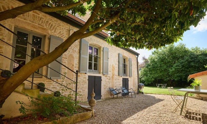 Beaune Casa | Former convent from the 17th, renovated, private garden, Beaune city center