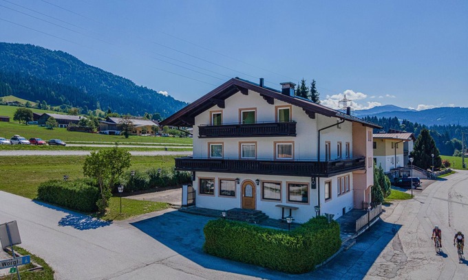 Itter Casa | Former inn at the Itter valley station