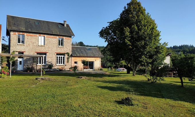 Sarran Casa | Former ROUFFIAT school in the heart of Corrèze