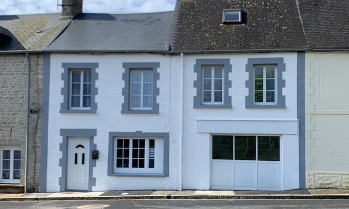 Sainte-Marie-du-Mont Casa | FORREST GUEST HOUSE ; LA MAISON DE FORREST
