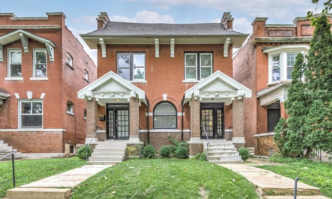 St. Louis Casa | Forrest Parks St Louis Charm is perfect for all your needs.