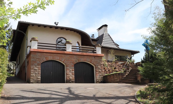Dahn Casa | Forsthaus Zerbe / Espenschied, newly renovated with spacious garden