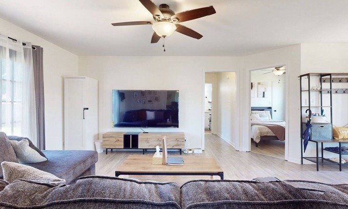 Oak Grove Casa | Fort Campbell Family & Pet Stays by thegate4house