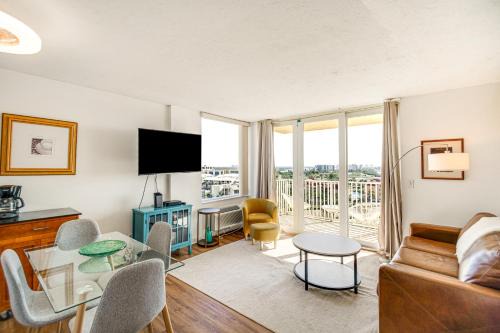 South Island Apartamento | Fort Myers Beach Studio with Balcony and Views!