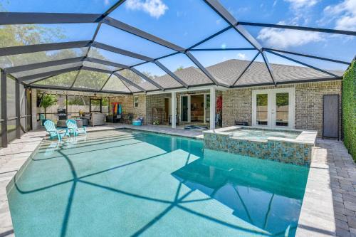 Ocean City Casa | Fort Walton Beach House Lanai with Saltwater Pool!