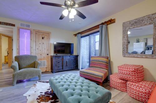 Fort Worth Apartamento | Fort Worth Home with Patio 5 Mi to Dtwn!