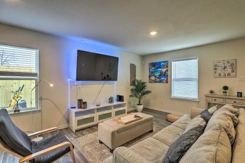 Fort Worth Casa | Fort Worth Retreat with Private Quarter Acre!