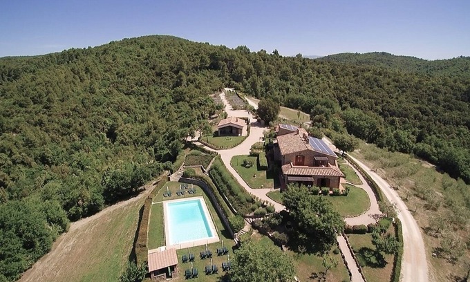 Gualdo Cattaneo Apartamento | Forte Sorgnano con castillo, apartamentos, restaurante, área de relax y granja.