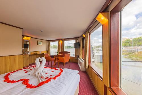 Ujlipotvaros Alquiler De Eote | Fortuna Boat Hotel Budapest