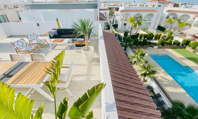 Rojales Apartamento | Fortuna Penthouse with roof terrace, AC and pool