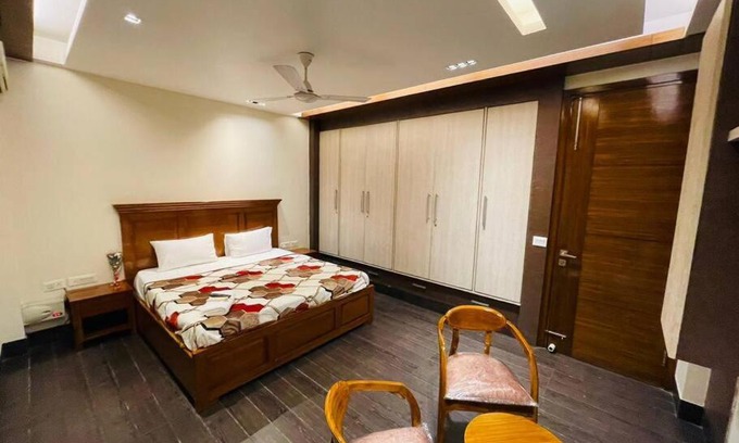 Saket Apartamento | Fortune Home Service Apartment 4Bhk D-163 Saket