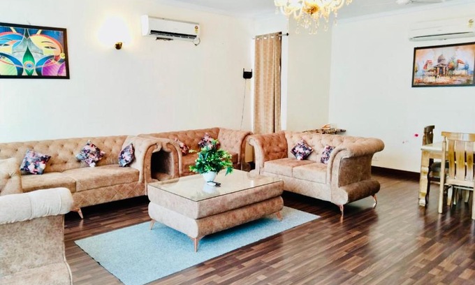 Saket Apartamento | Fortune Home Service Apartment 2Bhk,E28 Saket 2A