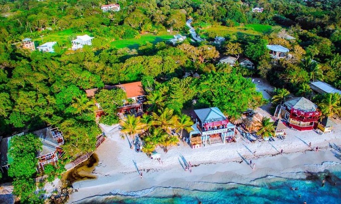 Antoneys Cay Hotel | Fosters West Bay Resort